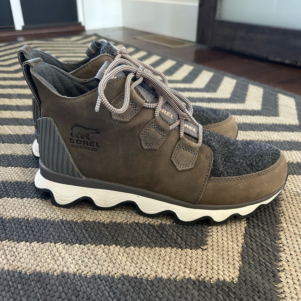SOREL Kinetic Caribou Leather Bootie